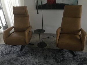 SHOPX HUISCOLLECTIE Set van 2 leren relaxfauteuils met desgin armleuning - cognac kleur leer - Echt leer, Modern, ontdek de vele Leersoorten en Kleuren bij ShopX