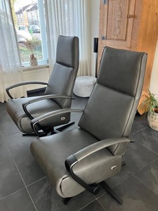 SHOPX HUISCOLLECTIE Set van 2 leren relaxfauteuils met stalen frame - antraciet kleur leer - Echt leer, Industrieel, ontdek de vele Leersoorten en Kleuren bij ShopX