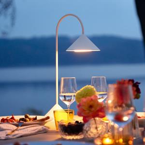 Frandsen Grasp tafellamp H47 LED oplaadbaar matt white