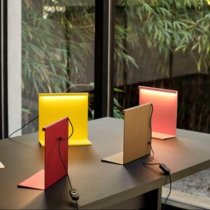 Hay LBM LED tafellamp met dimmer kleikleuren