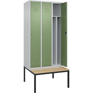C+P Multifunctionele lockerkast Classic PLUS met zitbank, smal, 3 compartimenten, scheidingswand ingekort, lichtgrijs / resedagroen, b = 900 mm, cilinderslot, ondergebouwd, beuken-hardhout