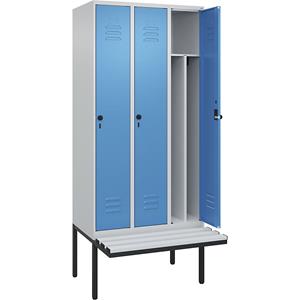 C+P Multifunctionele lockerkast Classic PLUS met zitbank, smal, 3 compartimenten, scheidingswand ingekort, lichtgrijs / lichtblauw, b = 900 mm, veiligheidsdraaigrendel, vrijdragend, kunststof
