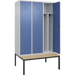 C+P Multifunctionele lockerkast Classic PLUS met zitbank, smal, 3 compartimenten, scheidingswand ingekort, lichtgrijs / verblauw, b = 1200 mm, cilinderslot, ondergebouwd, beuken-hardhout