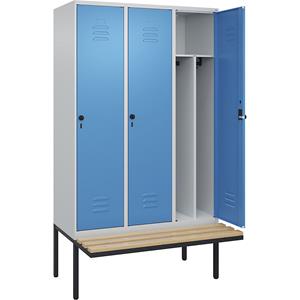 C+P Multifunctionele lockerkast Classic PLUS met zitbank, smal, 3 compartimenten, scheidingswand ingekort, lichtgrijs / lichtblauw, b = 1200 mm, veiligheidsdraaigrendel, vrijdragend, beuken-hardhout