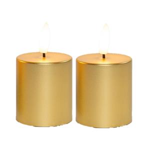 Anna's Collection LED kaarsen/stompkaarsen - 2x st - goud - D4,5 x H8 cm - timer -