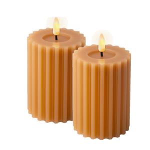 Lumineo luxe LED kaars/stompkaars - 2x st - bruin ribbel - D7,5 x H12 cm - timer -