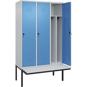 C+P Multifunctionele lockerkast Classic PLUS met zitbank, smal, 3 compartimenten, scheidingswand ingekort, lichtgrijs / lichtblauw, b = 1200 mm, veiligheidsdraaigrendel, vrijdragend, kunststof