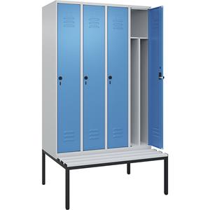 C+P Multifunctionele lockerkast Classic PLUS met zitbank, smal, 4 compartimenten, scheidingswand ingekort, lichtgrijs / lichtblauw, b = 1200 mm, veiligheidsdraaigrendel, ondergebouwd, kunststof