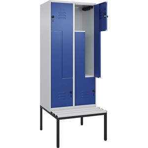 C+P Z-kledingkast Classic PLUS met zitbank, 2 compartimenten, lichtgrijs / gentiaanblauw, b = 800 mm, veiligheidsdraaigrendel, ondergebouwd, kunststof