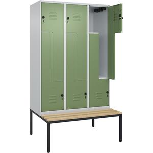 C+P Z-kledingkast Classic PLUS met zitbank, 3 compartimenten, lichtgrijs / resedagroen, b = 1200 mm, veiligheidsdraaigrendel, ondergebouwd, beuken-hardhout