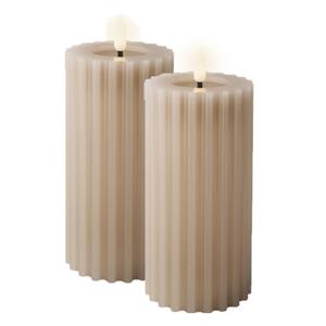 Lumineo Luxe LED kaarsen/stompkaarsen - 2x st - lichtgrijs - ribbel - D7,5 x H17,3 cm - timer -