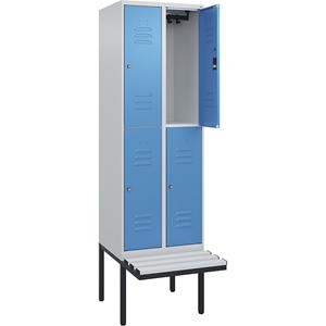 C+P Kledingkast Classic PLUS met twee verdiepingen en zitbank, 2 compartimenten, lichtgrijs / lichtblauw, b = 600 mm, cilinderslot, vrijdragend, kunststof