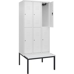 C+P Kledingkast Classic PLUS met twee verdiepingen en zitbank, 3 compartimenten, verkeerswit, b = 900 mm, cilinderslot, ondergebouwd, kunststof