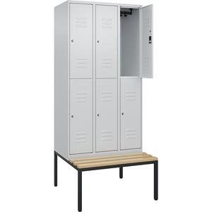 C+P Kledingkast Classic PLUS met twee verdiepingen en zitbank, 3 compartimenten, lichtgrijs, b = 900 mm, cilinderslot, ondergebouwd, beuken-hardhout