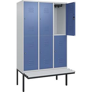 C+P Kledingkast Classic PLUS met twee verdiepingen en zitbank, 3 compartimenten, lichtgrijs / verblauw, b = 1200 mm, cilinderslot, vrijdragend, kunststof