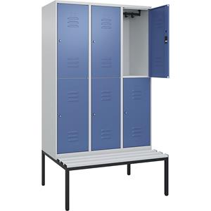 C+P Kledingkast Classic PLUS met twee verdiepingen en zitbank, 3 compartimenten, lichtgrijs / verblauw, b = 1200 mm, cilinderslot, ondergebouwd, kunststof