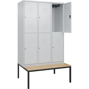 C+P Kledingkast Classic PLUS met twee verdiepingen en zitbank, 3 compartimenten, lichtgrijs, b = 1200 mm, cilinderslot, ondergebouwd, beuken-hardhout