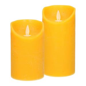 Anna's Collection LED kaarsen/stompkaarsen - set 2x - oker geel - H12,5 en H15 cm - bewegende vlam -