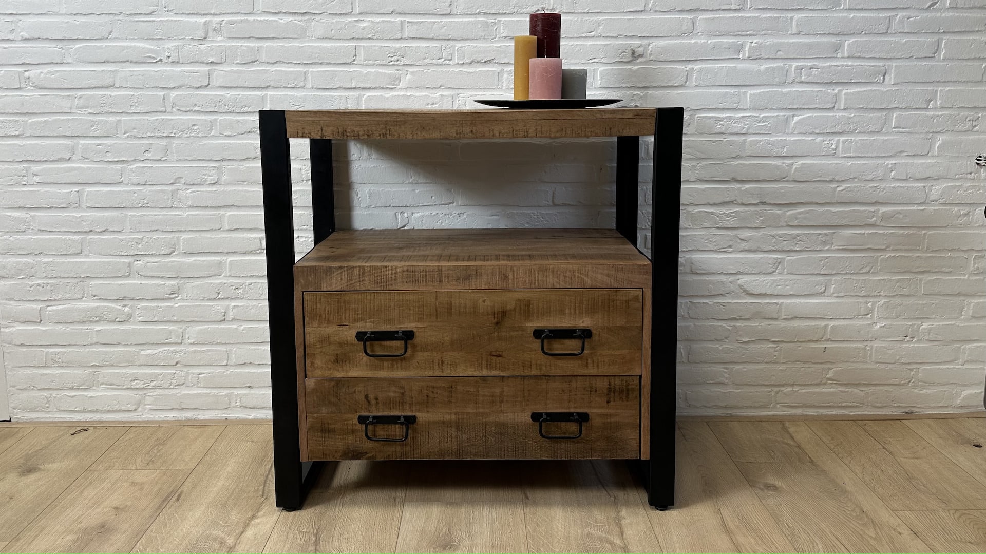 Industrielemeubelshop Mangohout dressoir/badmeubel Borgloon met lades en legplank