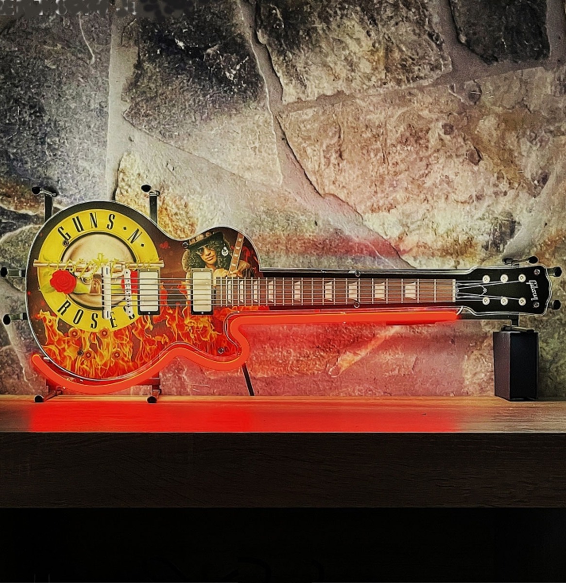 Fiftiesstore Guns 'n' Roses Gitaar Neon - Junior Model 70 x 26 cm