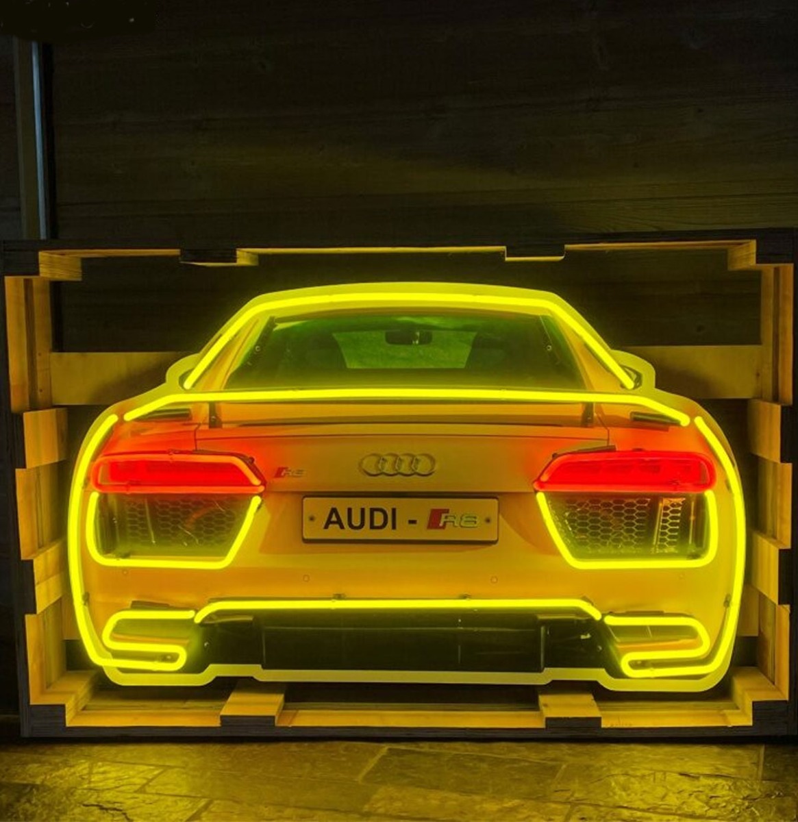 Fiftiesstore Audi RS8 Rear Achterkant Neon Verlichting XL 100 x 60 cm - Geel en Rood