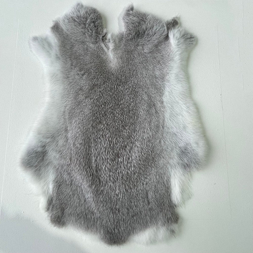 Lederstore Konijnenvacht grijs wit 50x35cm