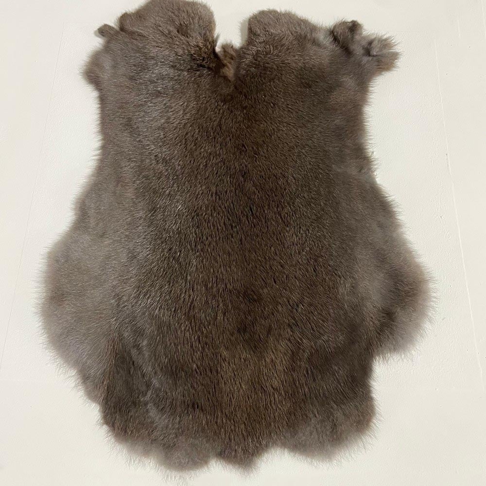 Lederstore Konijnenvacht donker bruin 55x35cm