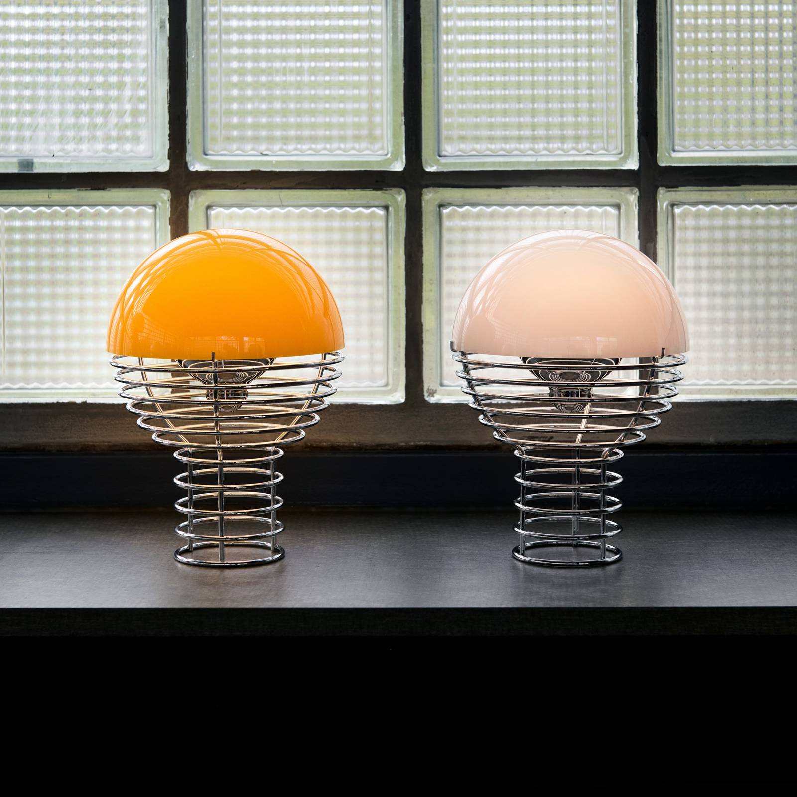 Verpan LED tafellamp WIRE, oranje, hoogte 25 cm, IP44