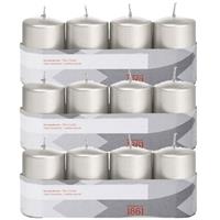 Trend Candles 12x Zilveren cilinderkaarsen/stompkaarsen 5 x 8 cm 18 branduren Zilver