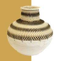 NusaOriginals Authentieke Balinese Vaas - 40cm Hoog - Wit/Rotan/Zwart