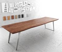 DELIFE Esstisch Edge 300x100cm Akazie Braun Edelstahl Silber schräg Live-Edge