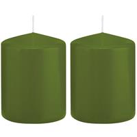 2x Olijfgroene Cilinderkaarsen/stompkaarsen 6 X 8 Cm 29 Branduren - Geurloze Kaarsen Olijf Groen - Woondecoraties