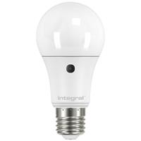 Integral Led Led lamp 8W - E27 - 806lm - 2700K met schemersensor ILGLSE27SC043