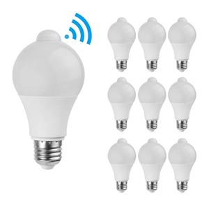 Aigostar Set van 10 E27 LED lampen - Frosted - 6 Watt - Niet dimbaar - 3000K Warm wit - 450 Lumen met 25.000 branduren - Incl. Bewegings- en schemersensor