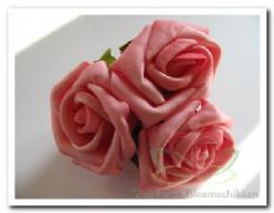 Decoflorall foam roos Old Pink 5, 5 cm. / 3st foam roos Old P