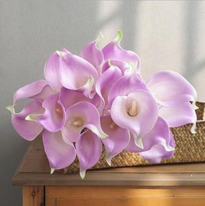 Decoflorall Calla Real Touch Lavendel +/- 7 cm. en 37cm lang. / st Calla Real Touch +/- 7 cm.