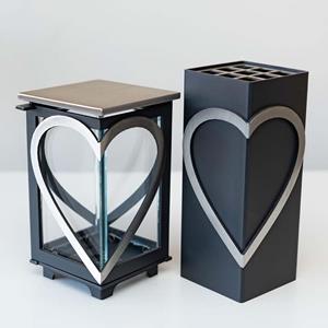 Urnwebshop Zwarte Design RVS Graflantaarn, Matzilver Harten