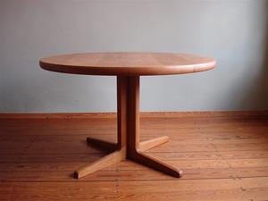 Whoppah Korup dining table Wood - Tweedehands