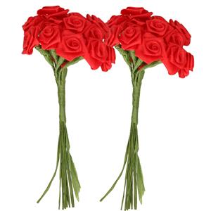 Rayher hobby materialen 2x Rode roosjes van satijn 12 cm -