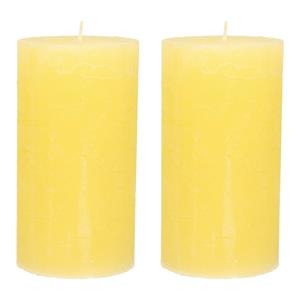 Merkloos Stompkaars/cilinderkaars - 2x - geel - 7 x 13 cm - rustiek model -