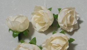 Decoflorall Roosjes 3 cm. zijde Champagne voor corsage of zeep +/- 20 st Roos zijdebloem
