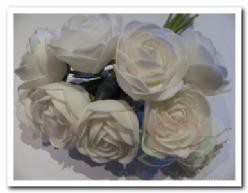 Decoflorall Camelia roos foam 4 cm. Wit / bundel 9 stuks Camelia roos Fo