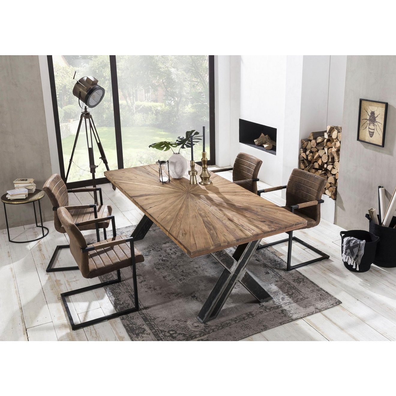 SIT Eettafel Romanteaka met zonvormig gedessineerd tafelblad, shabby chic, vintage