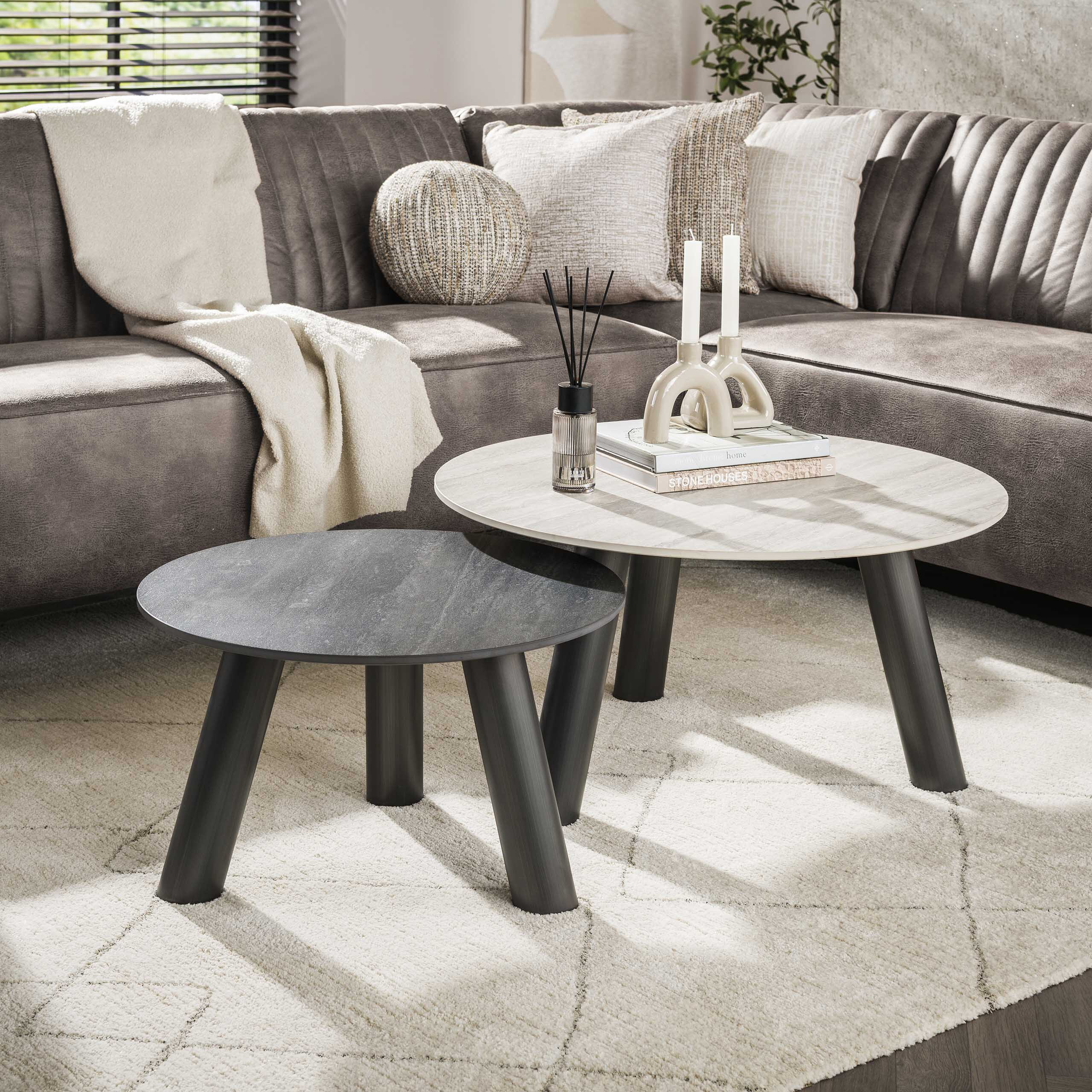 LifestyleFurn Ronde Salontafel Dallen Keramiek met travertinlook, Set van 2 stuks - Grijs